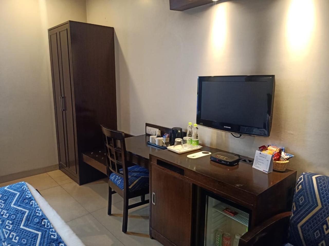 Rockland Hotel, C.R Park New Delhi Ngoại thất bức ảnh