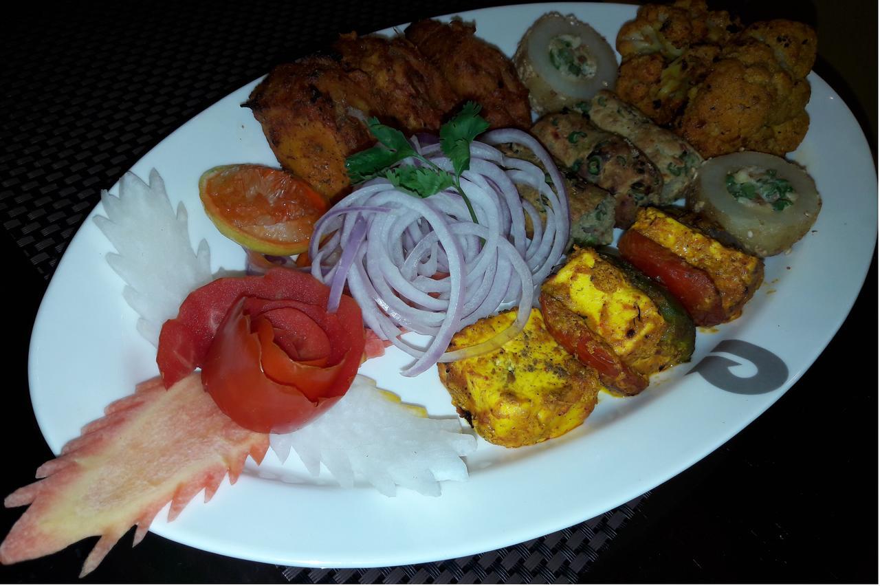 Rockland Hotel, C.R Park New Delhi Ngoại thất bức ảnh